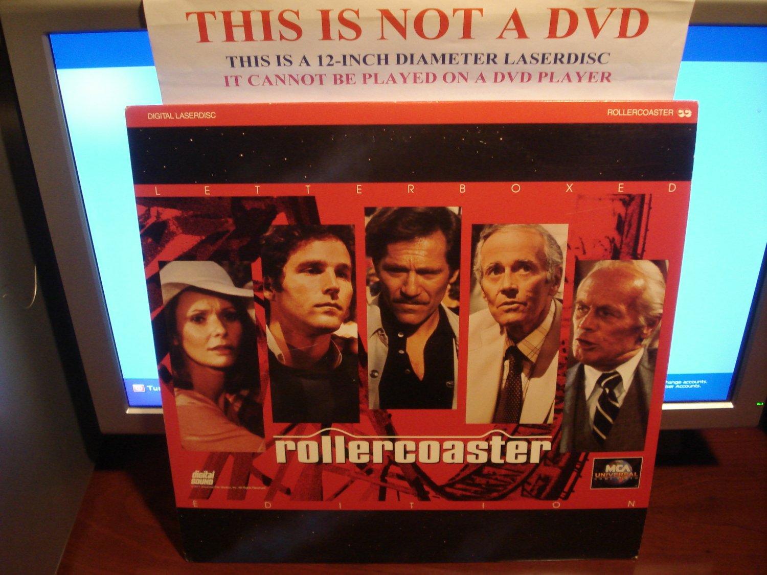 Laserdisc ROLLERCOASTER (1977) George Segal Lot#2 LTBX Classic LD