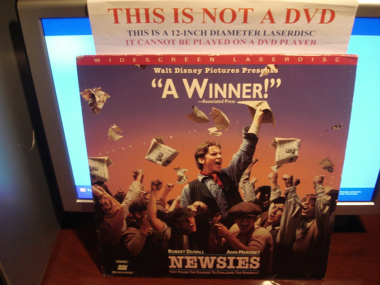 Laserdisc NEWSIES 1997 Robert Duvall Ann-Margret LTBX LD