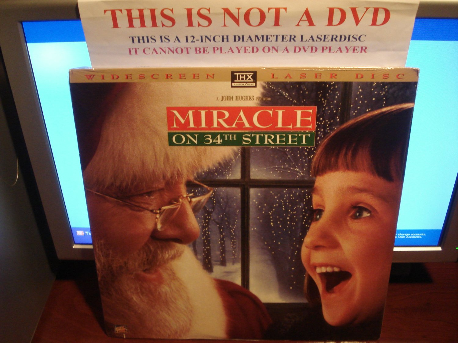 Laserdisc MIRACLE ON 34TH STREET (1947) Lot#3 LTBX SWE THX Classic B&W LD