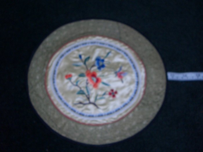 Round Tapestry with flowers *** FREE SHIPPING ***