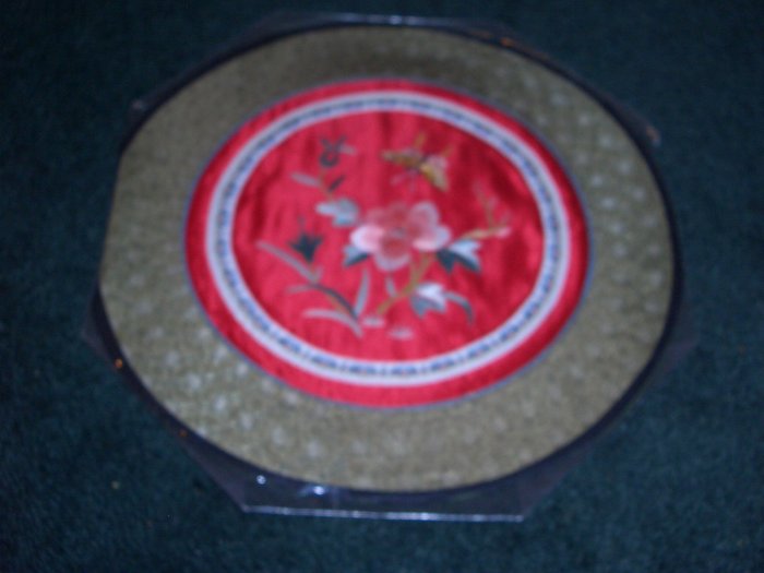 Round Tapestry with butterfly & flowers *** FREE SHIPPING ***