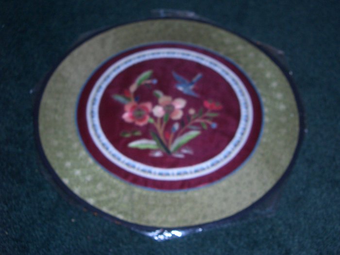 Round Tapestry with Bird & Flowers *** FREE SHIPPING ***