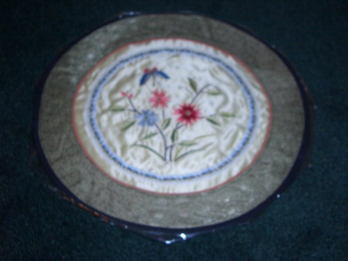 Round Tapestry with butterfly & flowers *** FREE SHIPPING ***