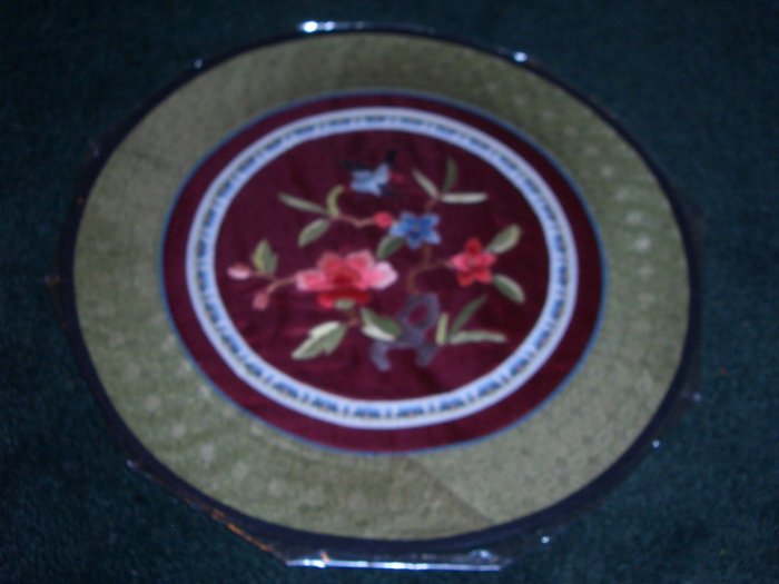 Round Tapestry with Bird & Flowers *** FREE SHIPPING ***