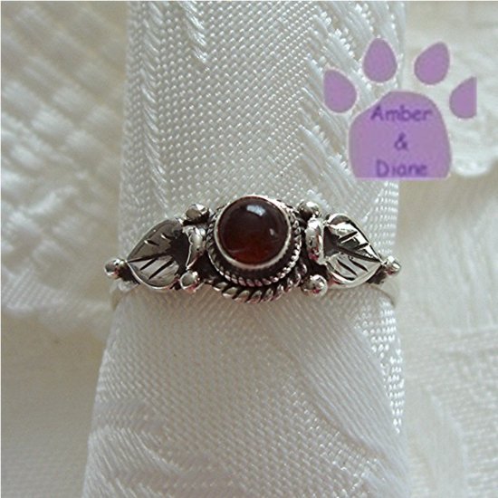 Amber Sterling Silver Ring with leaf design size 8