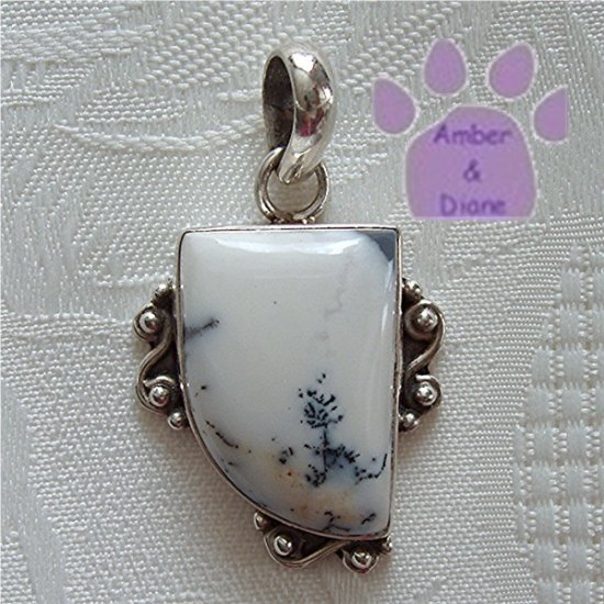 Dandretic Agate Sterling Silver Quarter-Oval Pendant