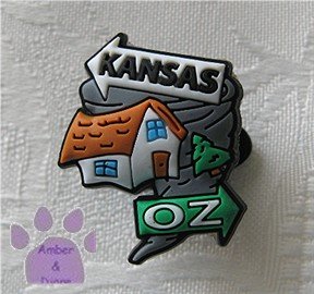The Wizard of Oz - signpost Kansas to Oz Shoe Doodle Charm for Crocs