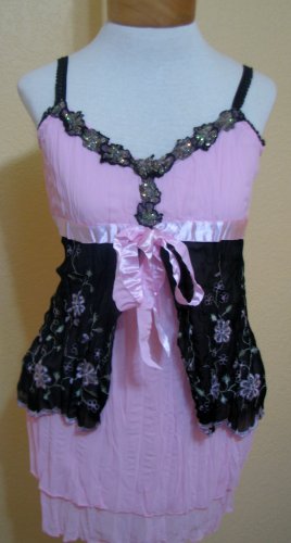 Newly-Consigned Item: Pink Color Woman's Floral Silk Blouse