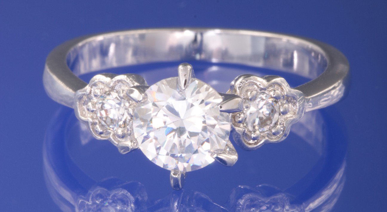 0.90ctw RUSSIAN DIAMOND ENGAGEMENT RING size N