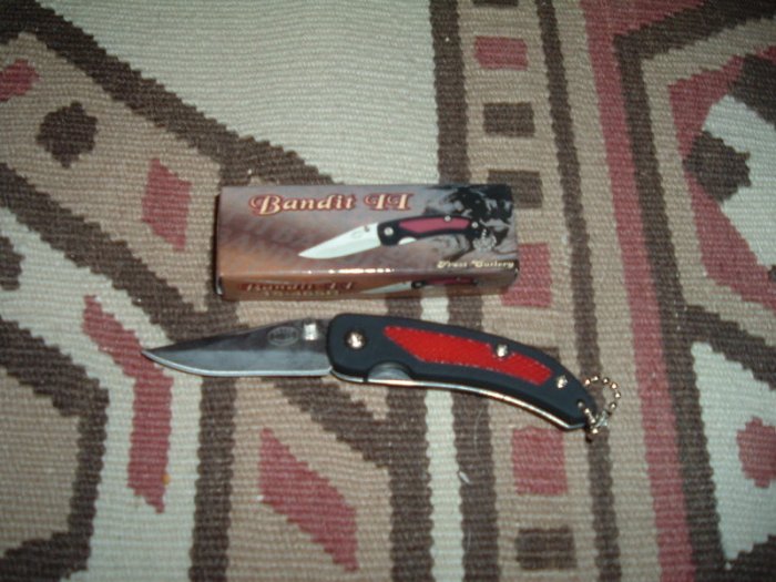 Frost Cutlery Knife Bandit II - 3" Closed. Stainless Steel Blade
