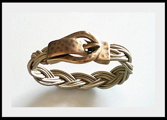 Hand-worked gold leather bracelet!