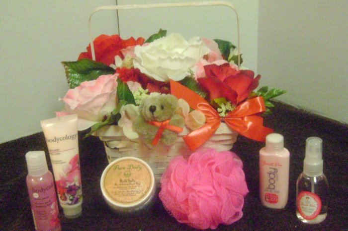 Be Mine Spa Moments Gift Basket - Valentine's Day