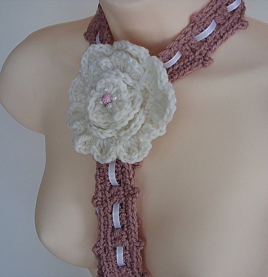 Pink and White Flower necklace 02