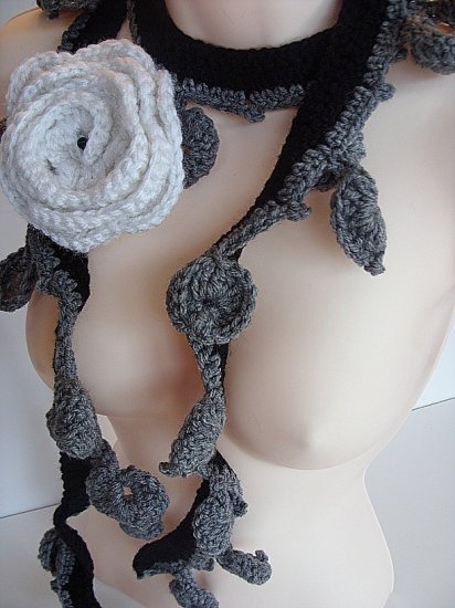 Black-Grey and white Necklace 024