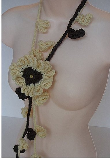 Cream and Brown Necklace 028