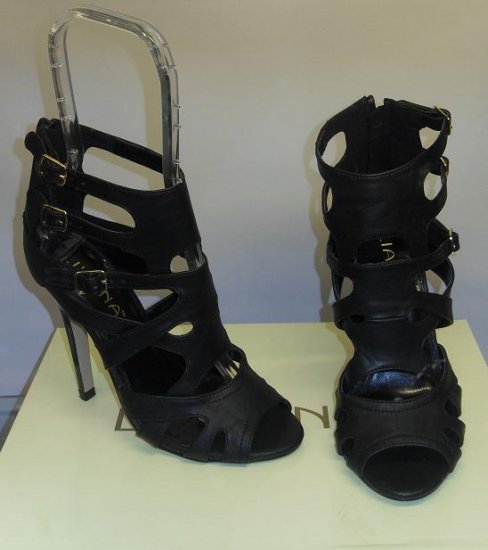 Liliana - Ocho - Black