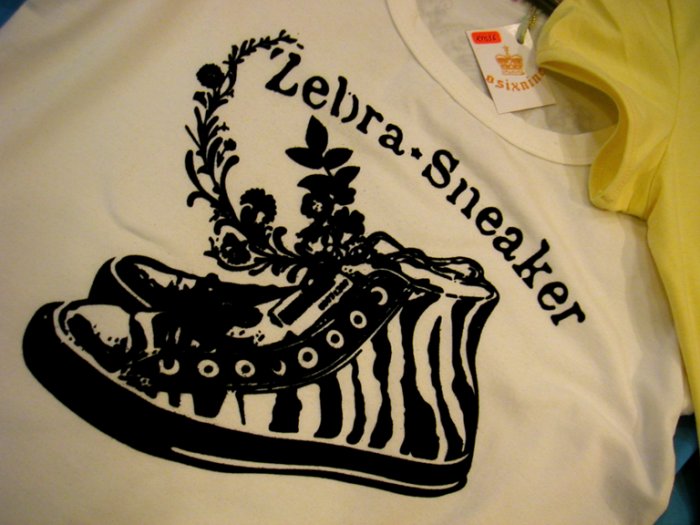 Zebra Sneaker (White/Yellow/Black) Girls Tshirts