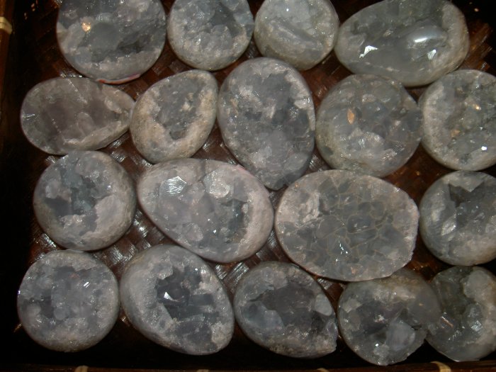 Celestite Balls - Decreases negativity, aids digestion. Eases eye problems