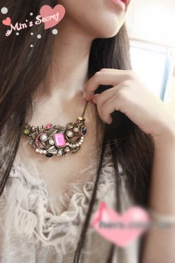 Elegant & Fashionable Multicolor-diamond Carving Necklace