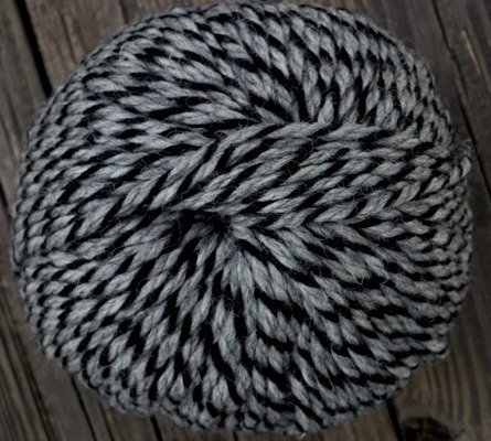 Pure wool yarn Iceland extra bulky weight black & gray