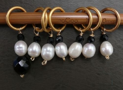 Large stitch marker, knitting, 6 + 1, pearl & onyx