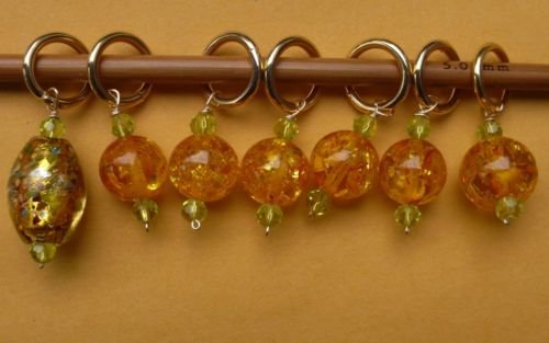 Stitch marker, knitting 6+1 , amber crystal & glass