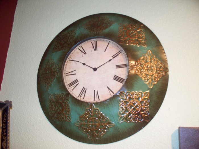 Round Clock