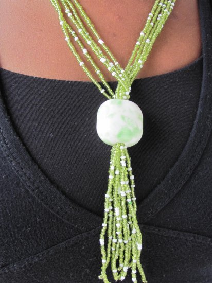 white and green multi-string short necklace