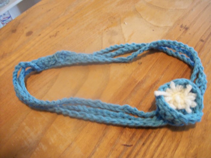headband with pompom!
