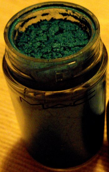 MAC Pigment Sample- Partylicious