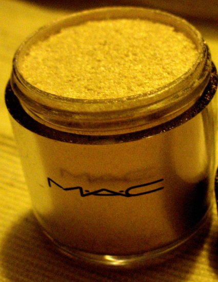 MAC Pigment Sample- Pink Opal
