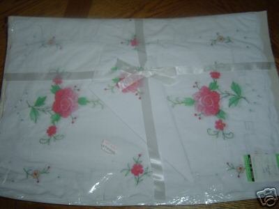White and Rose 8 piece Embroidery Broderie