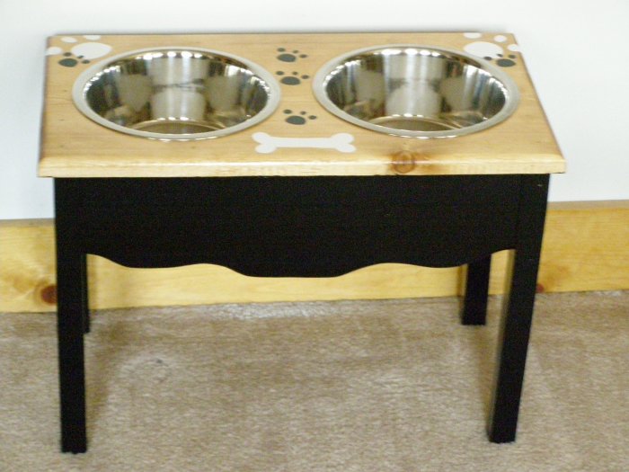 Extra large Elevated dog feeder 18"