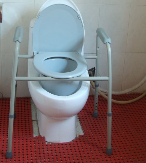 2SCH11-COC001 Commode Chair/ Toilet Chair