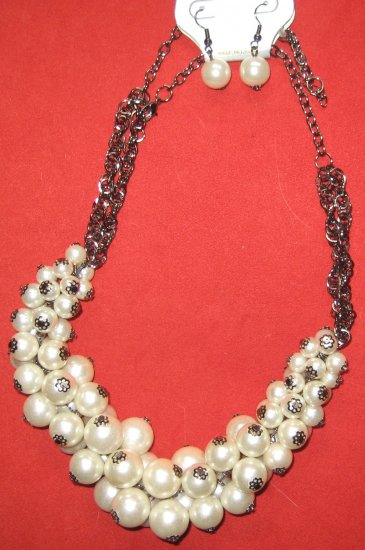 Pearl Necklace Set