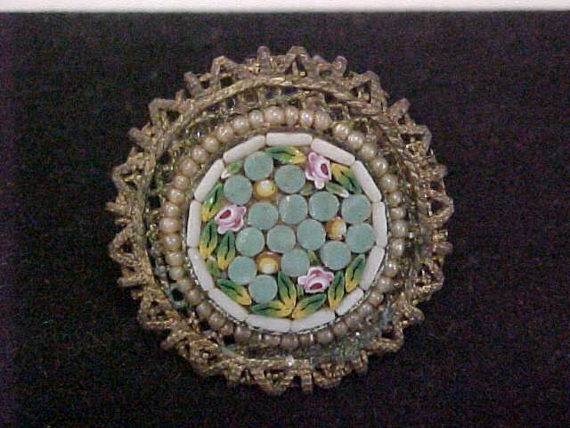 DELICATE FILIGREE MOASIC 1 INCH ROUND CLIP