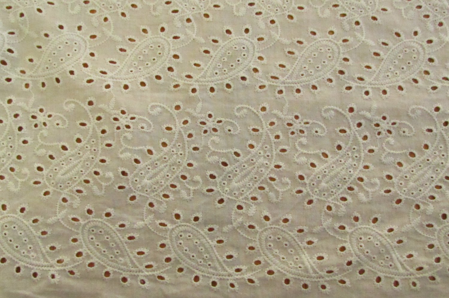 SEW CLASSICS WHITE PAISLEY EYELET 100 COTTON QUILT FABRIC 3845" WIDE