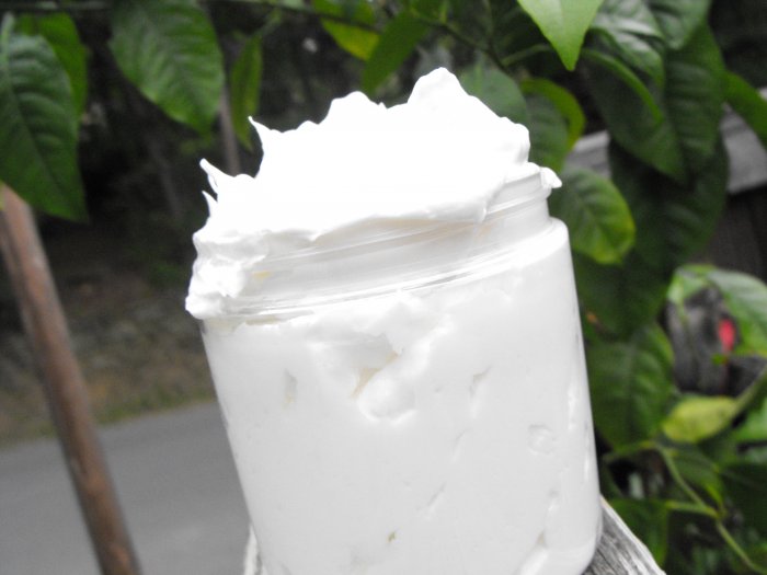 Shower and Bath Body Whipped Soap Apple Mango 5oz