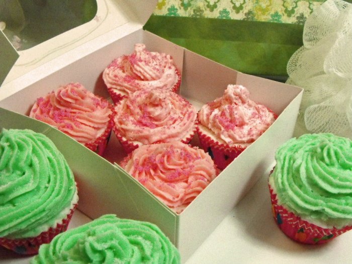 5 Strawberry Shortcake Bubble Bath Macaroon