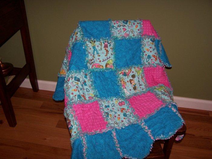 Scalloped Edged Rag Quilt