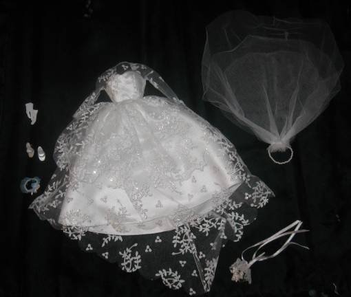 BARBIE GORGEOUS WEDDING DRESS FASHION W Accessories