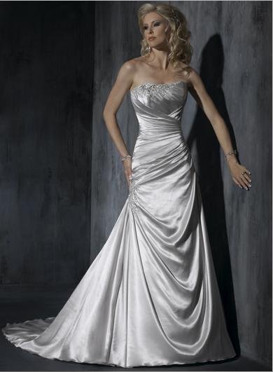 Scoop Neckline Appliqued Beaded Strapless Wedding Dress
