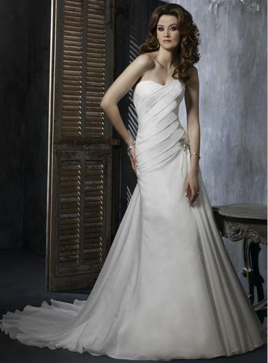 Custom made Sweetheart Neckline Strapless Organza Wedding Dress