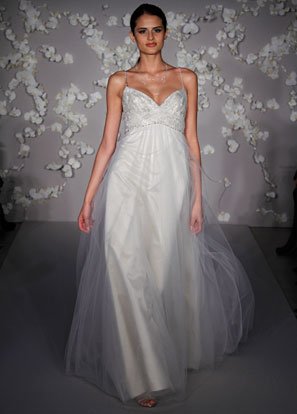 Backless Deep V-neckline Appliqued Beading Tuller Wedding Dress Bridal Gown
