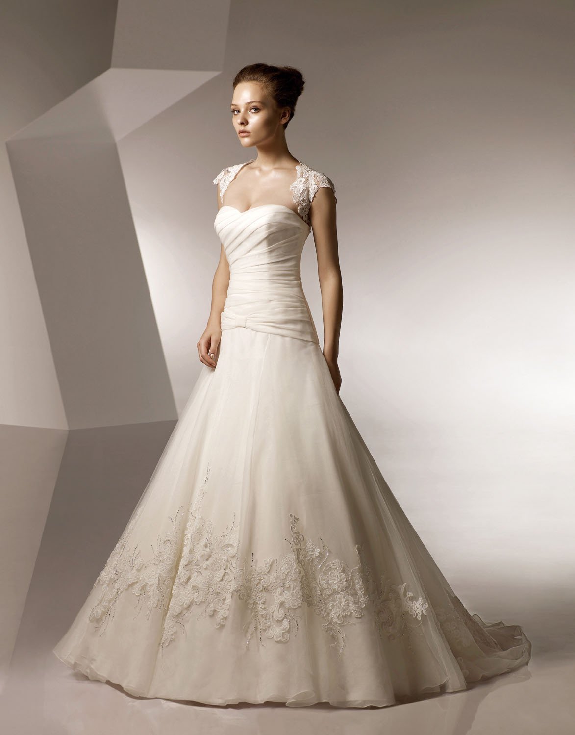 Sweetheart Appliqued Beading Organza Wedding Dress Bridal Gown