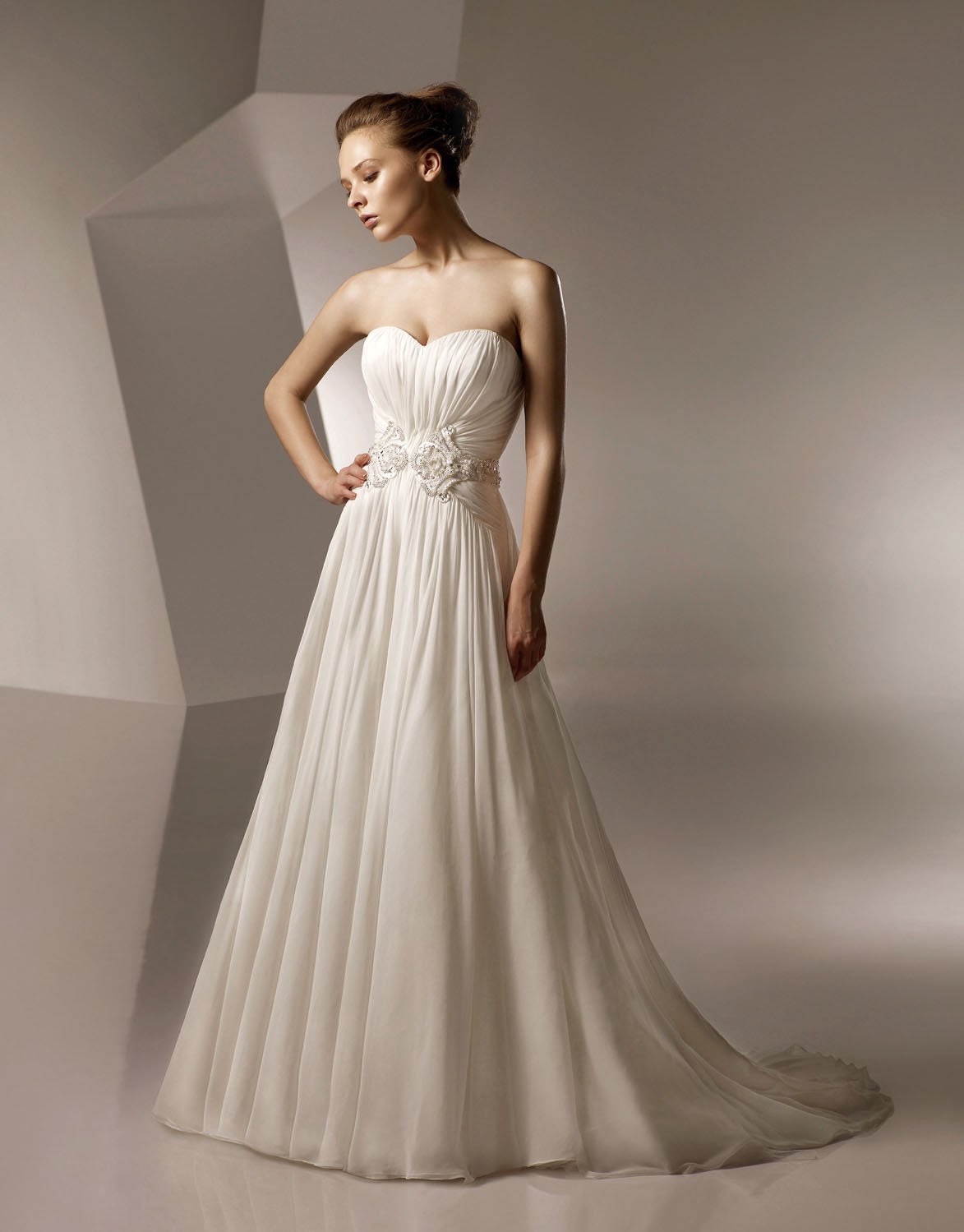 Sweetheart Neckline Chiffon Wedding Dress Bridal Gown