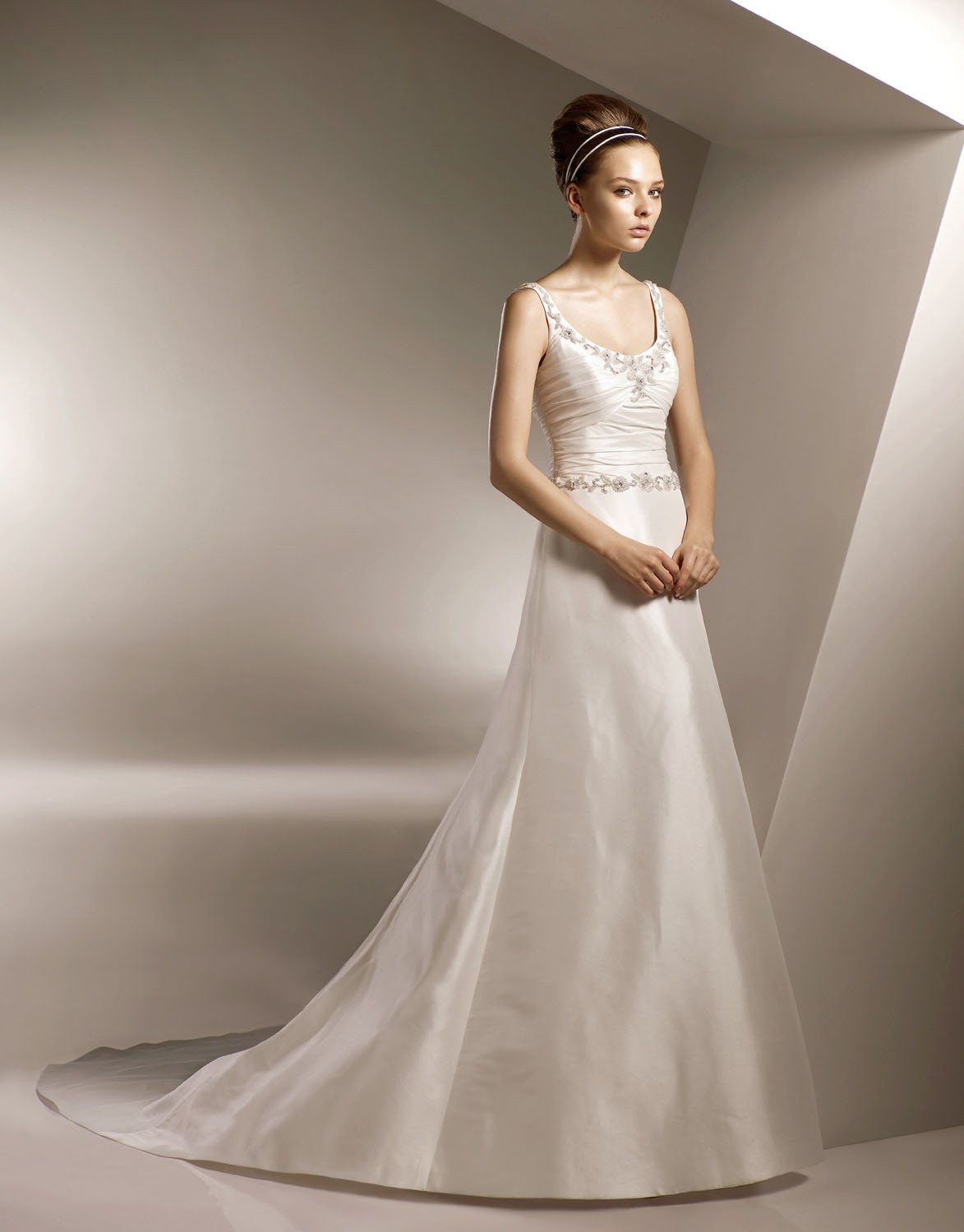 A-line Cap Sleeve Appliqued Beading Sweep Train Wedding Dress Bridal Gown
