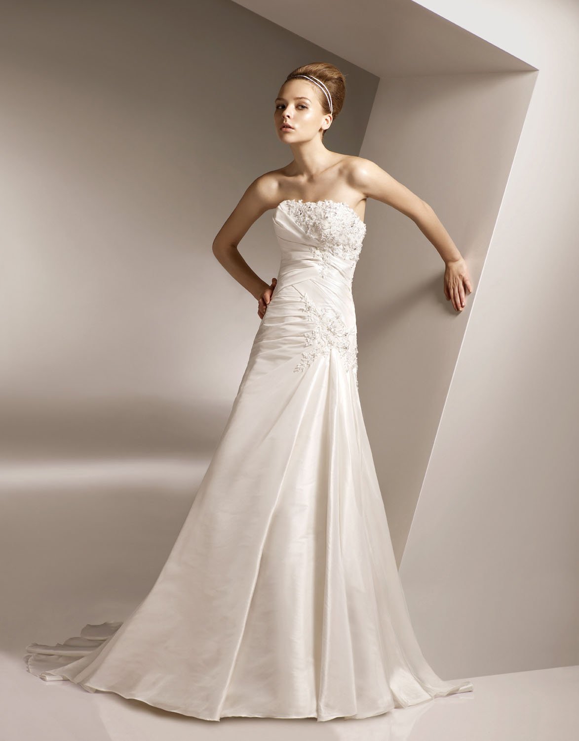 Sheath Strapless Appliqued Beading Taffeta Wedding Dress Bridal Gown