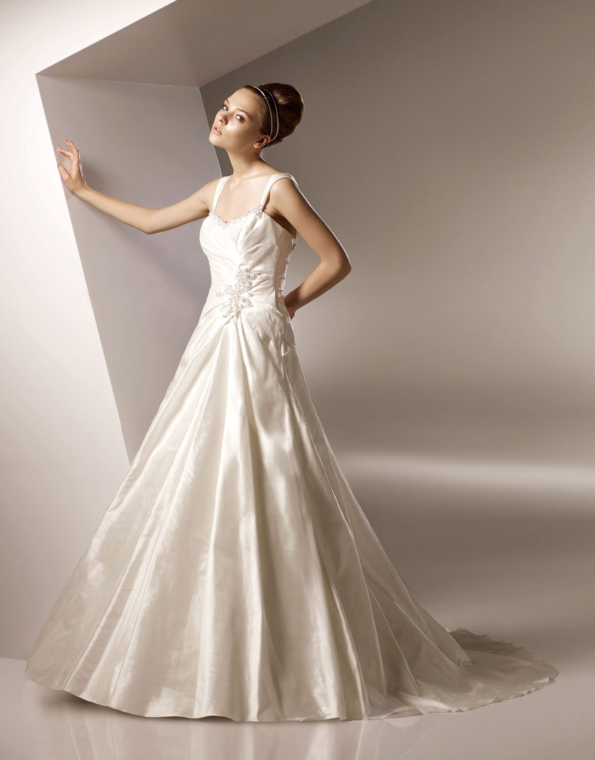 A-line Cap Sleeve Taffeta Wedding Dress Bridal Gown aq0027