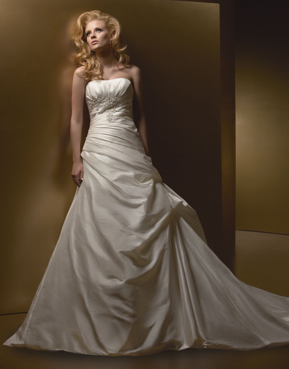 A-line Scoop Neckline Appliques Taffeta Wedding Dress Bridal Gown aq0031